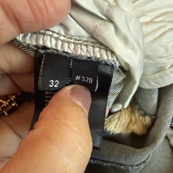 AMIRI SKINNY DESTROYED EMBROIDERED LETTERS FRAYED BUTTON FLY LIGHT WASH 32 - Picture 11 of 15